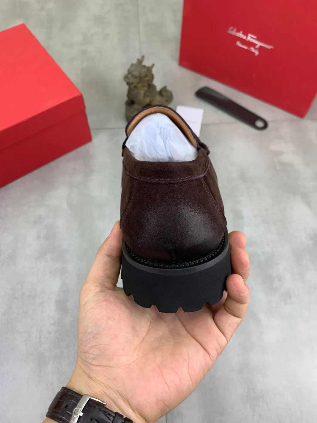 Men's shoes 💰P500 New model [Ferragamo/Ferragamo] Latest model Original imported calfskin, imported pigskin lining + original luxury metal buckle + original rubber outsole Soft and comfortable Size number: 38-44